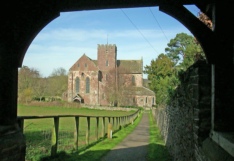 gal/Abbey Exterior/abbey_from_lychgate.jpg